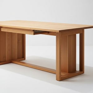 Extendable dining table for 8-12